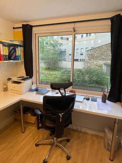 Style Galerie D'art Avec Parking Apartman